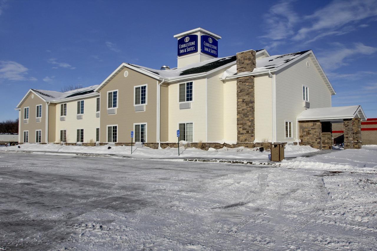 Cobblestone Inn & Suites - Carrington Exterior photo